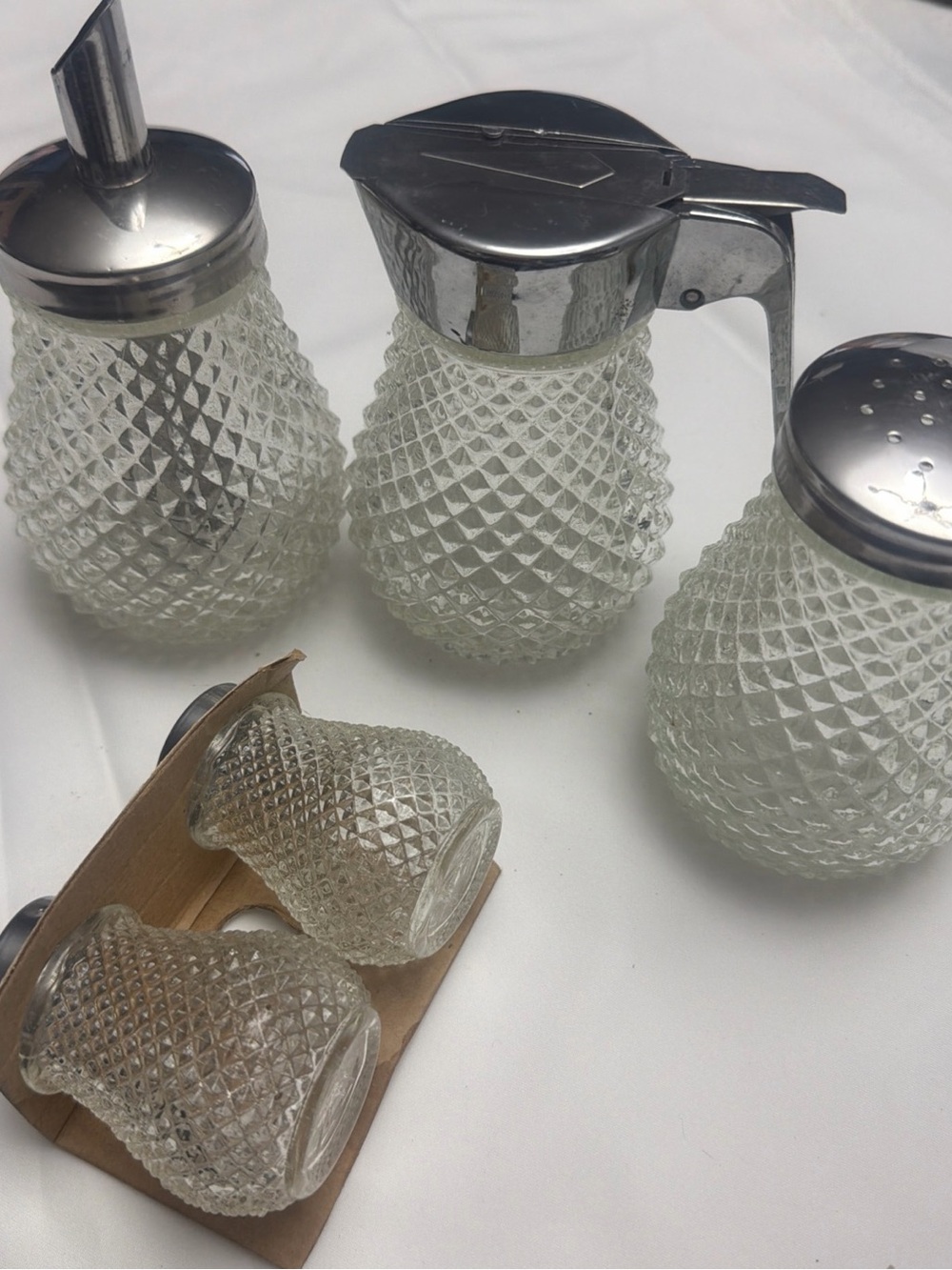VINTAGE DIAMOND POINT GLASS SYRUP & POWDERED SET  5 pieces